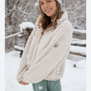 Vuori cozy Sherpa jacket dune nwt medium